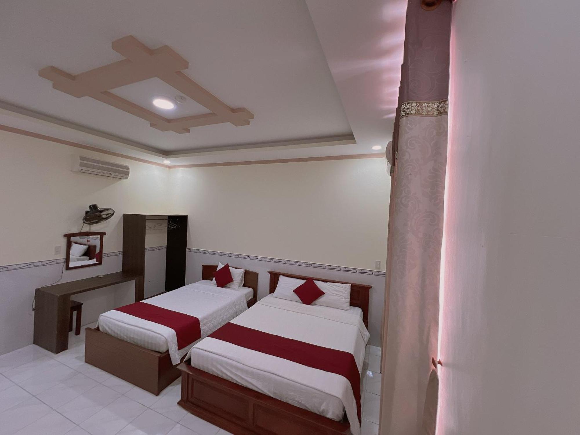 Hoang Duc Hotel Chau Doc Exteriör bild