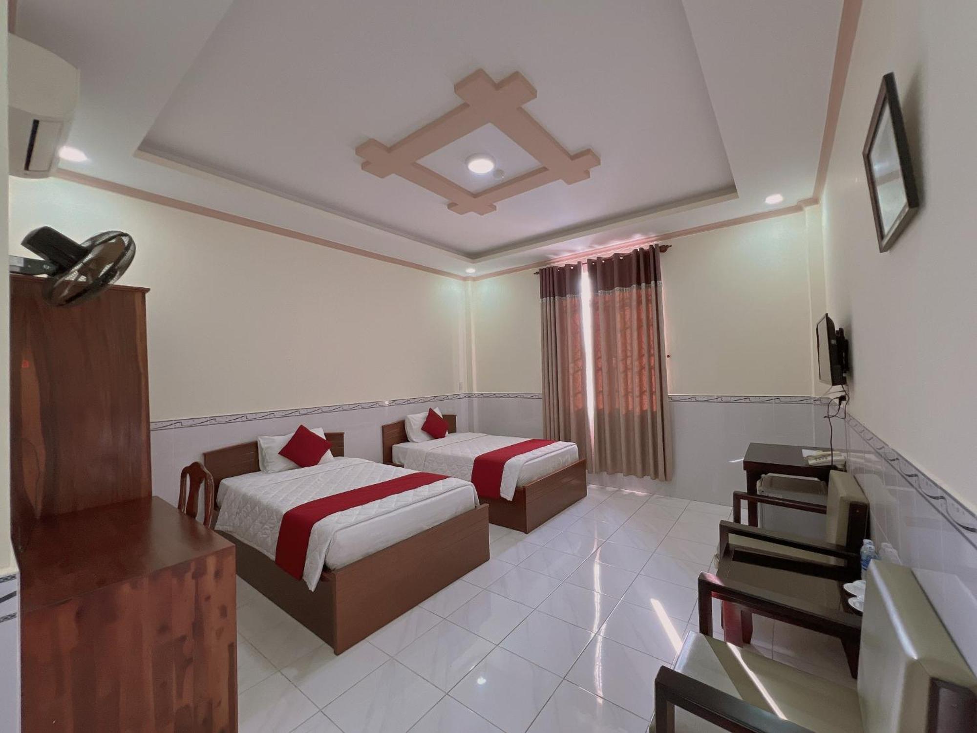 Hoang Duc Hotel Chau Doc Exteriör bild