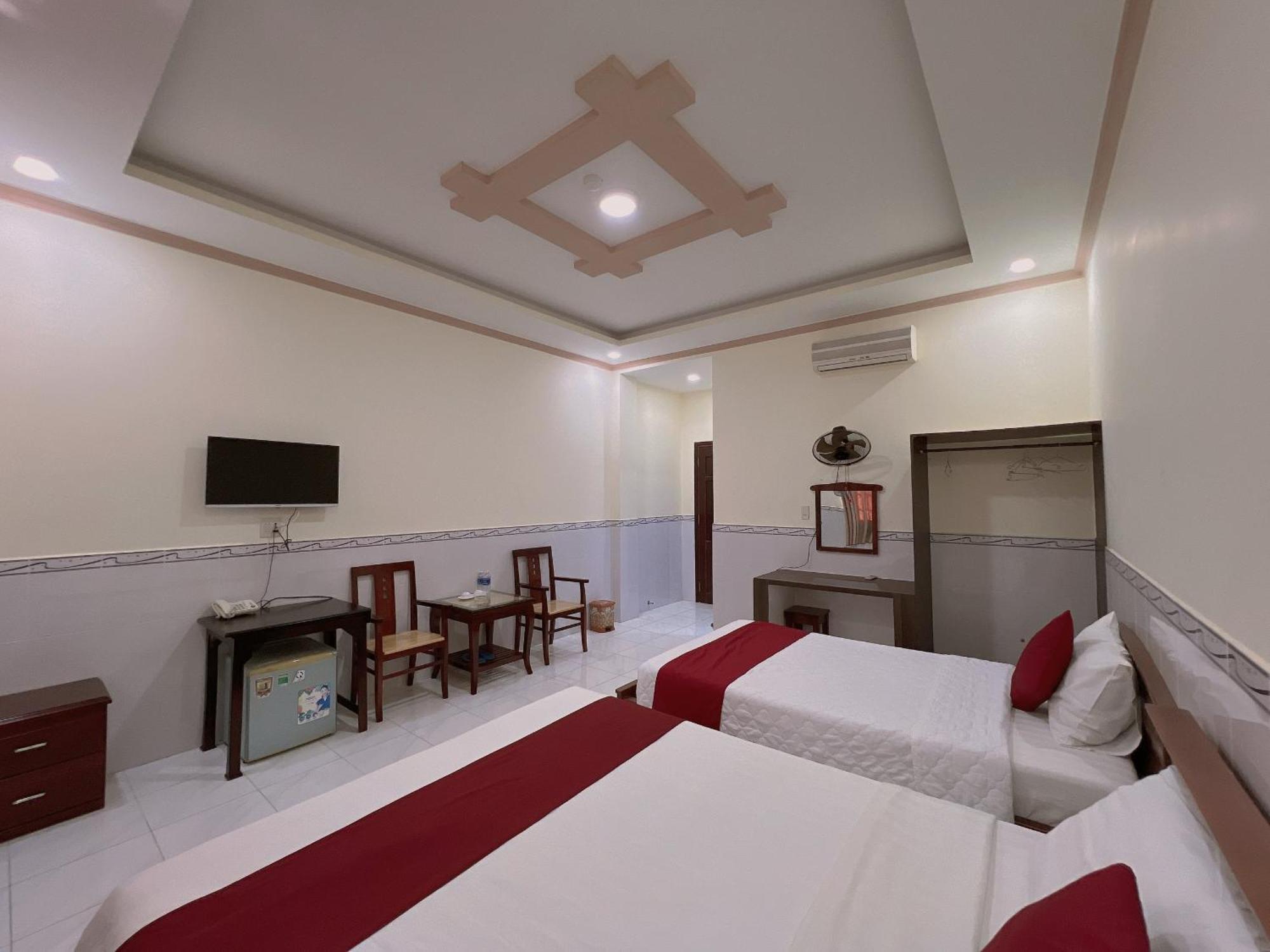 Hoang Duc Hotel Chau Doc Exteriör bild