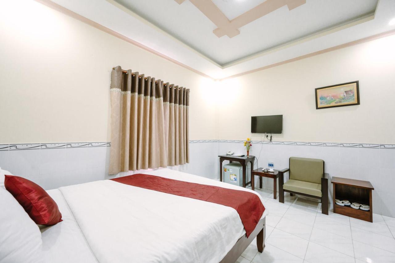 Hoang Duc Hotel Chau Doc Exteriör bild
