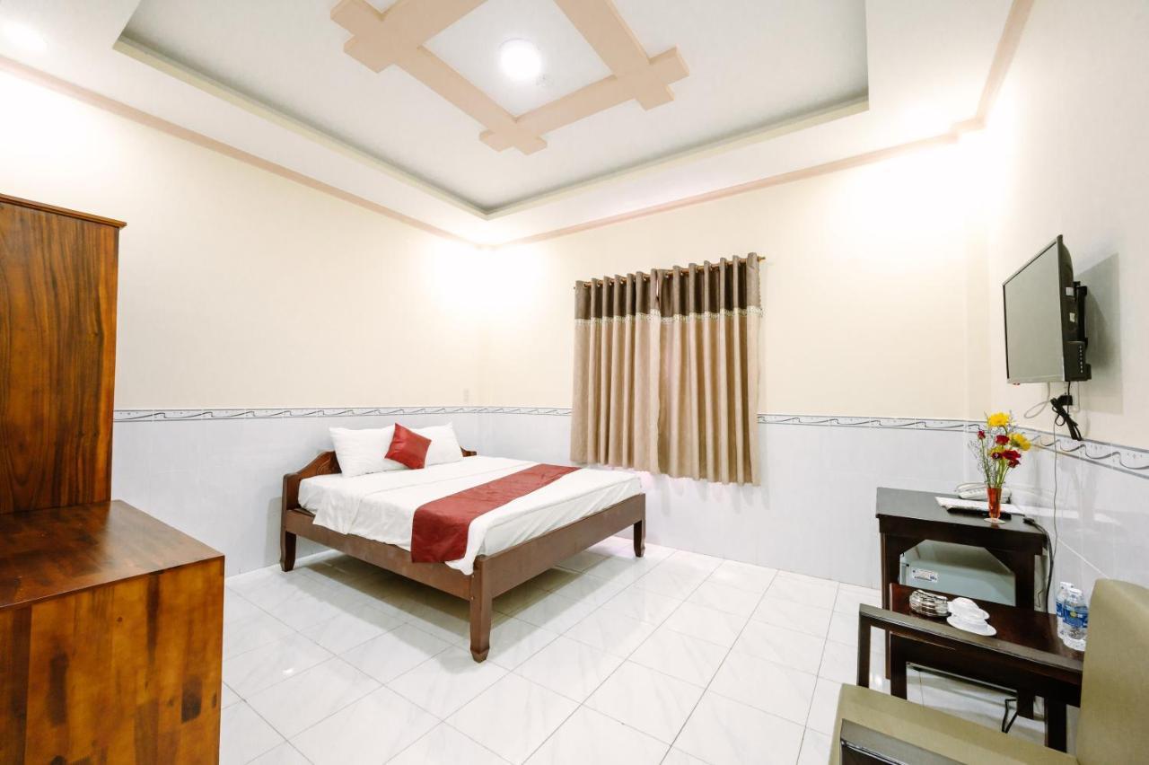 Hoang Duc Hotel Chau Doc Exteriör bild