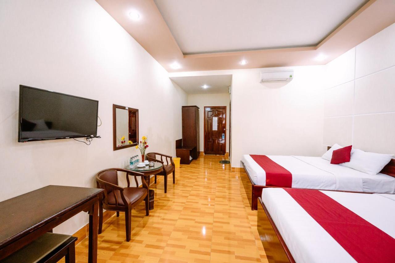 Hoang Duc Hotel Chau Doc Exteriör bild