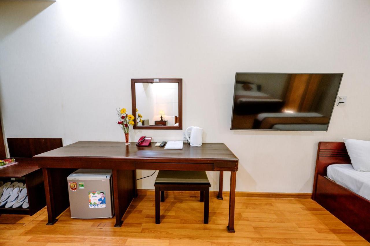 Hoang Duc Hotel Chau Doc Exteriör bild